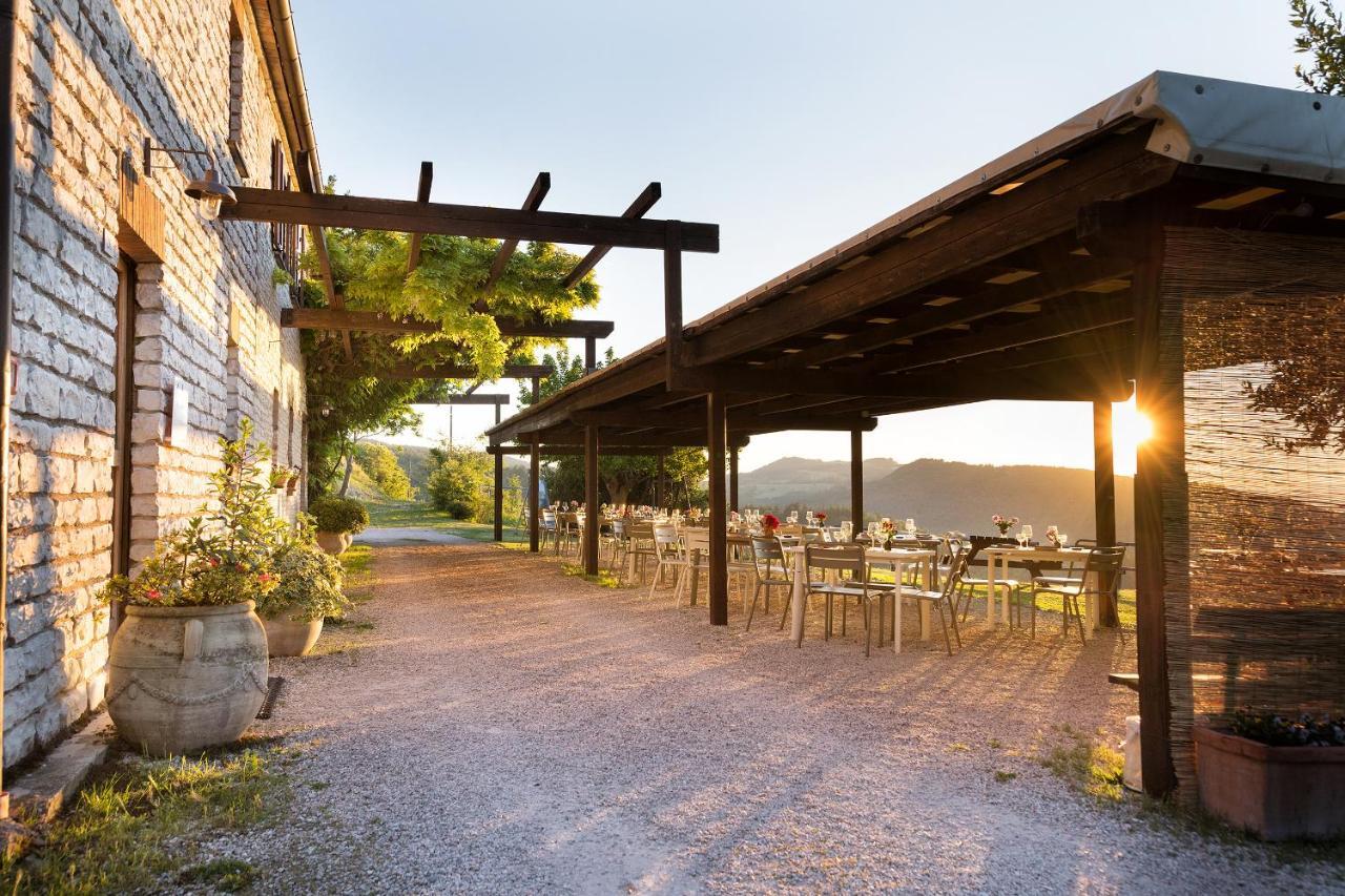 Agriturismo Girolomoni Isola del Piano Exterior foto