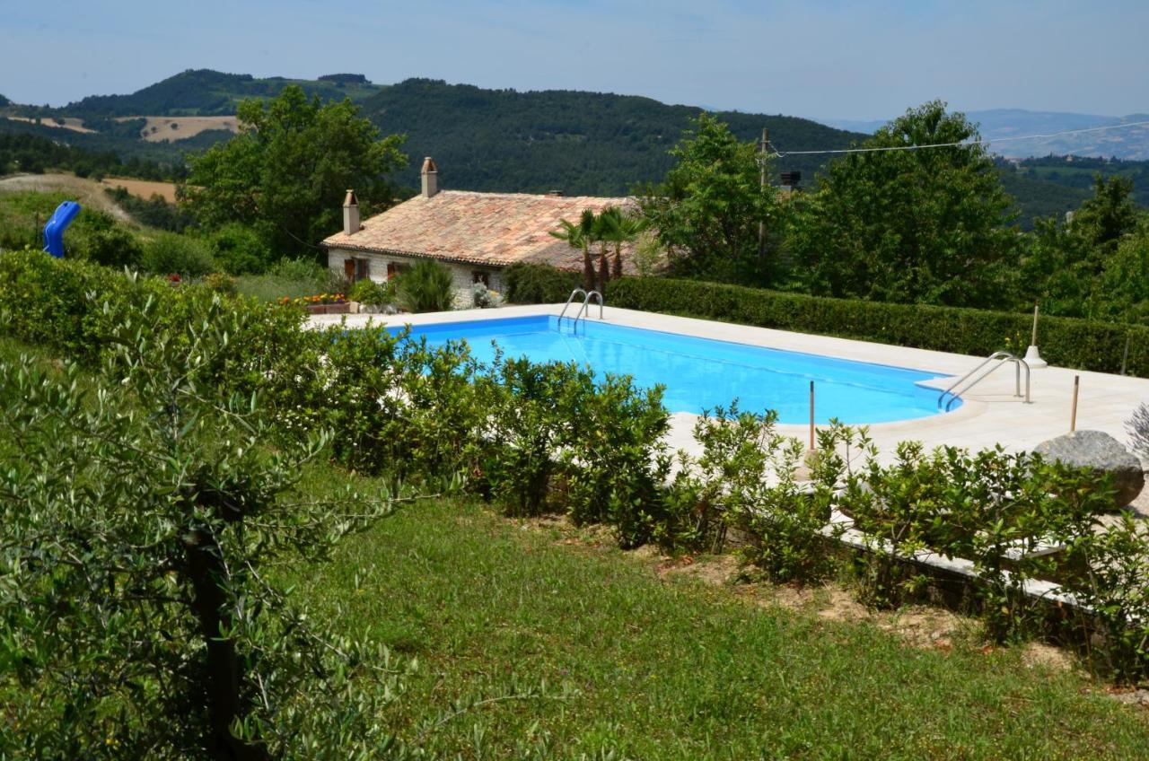 Agriturismo Girolomoni Isola del Piano Exterior foto